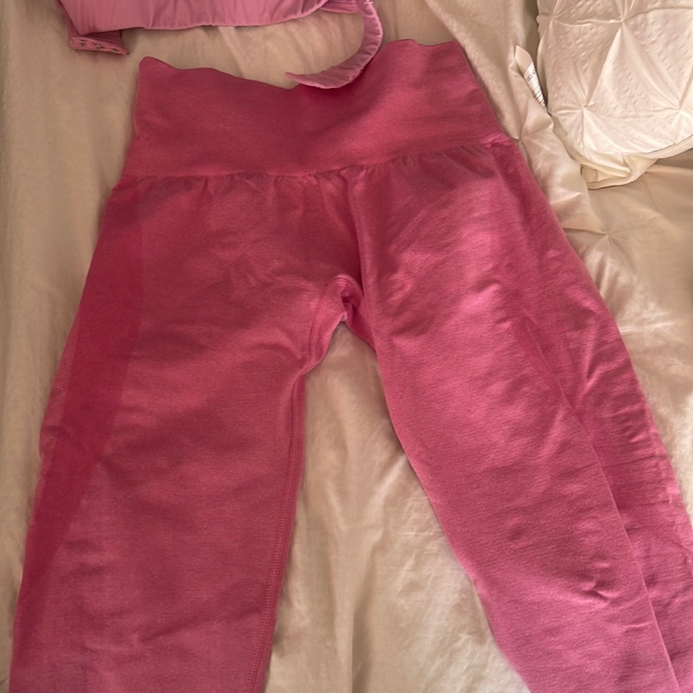 Navigation bubble gum seamless with marching bra